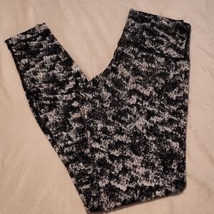 Black and White Textured Leggings